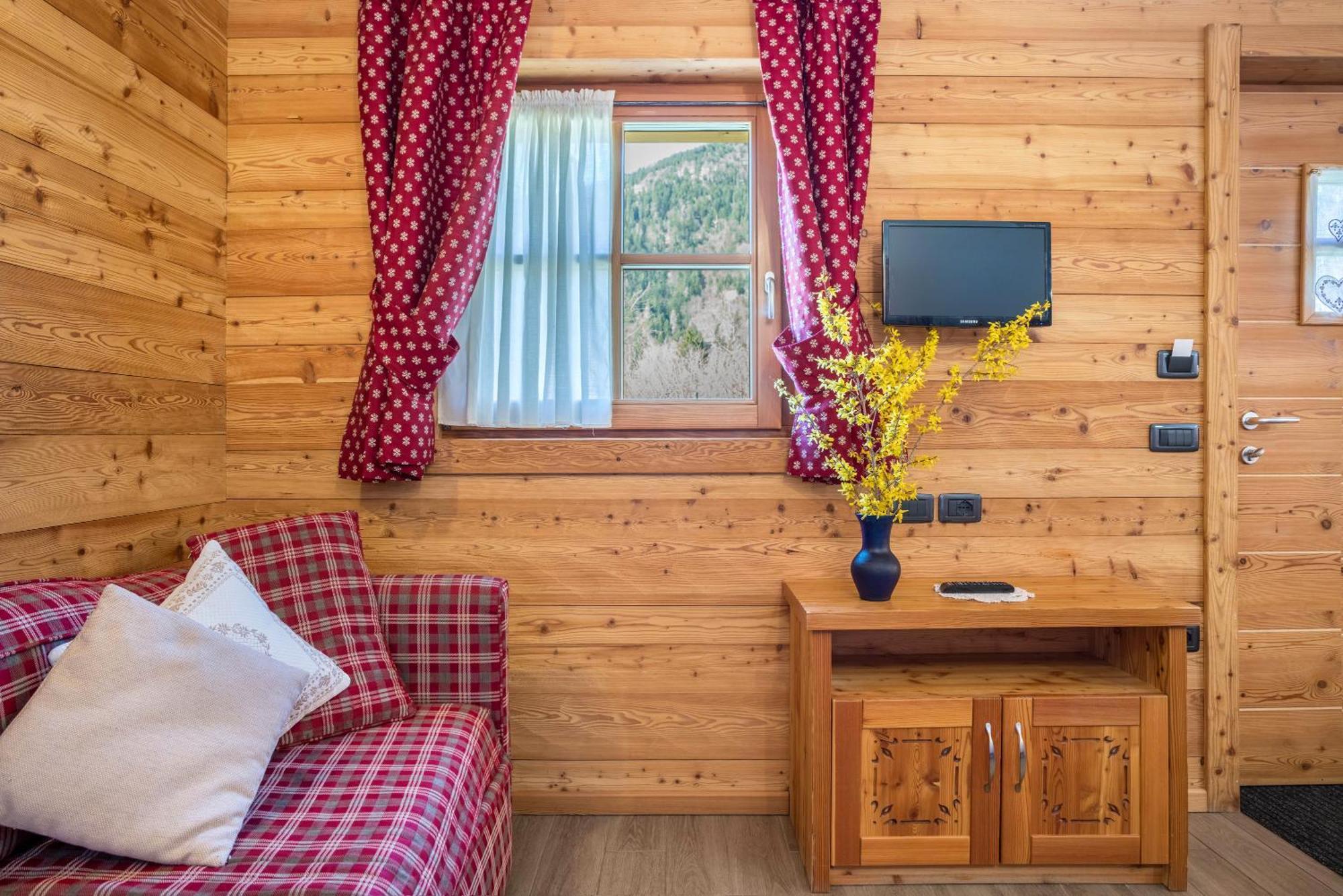 Chalet Camping Fae 1 Madonna Exteriör bild